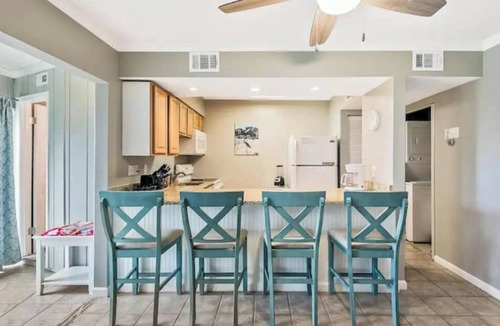 Destin Condo | Blue Pearl 1 bedroom, 2 bath condo - sleeps 6 , Pet friendly.