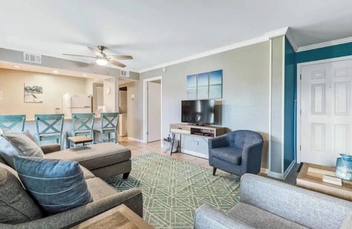 Destin Condo | Blue Pearl 1 bedroom, 2 bath condo - sleeps 6 , Pet friendly.