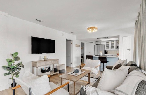 Destin Condo | Boho Retreat 2003-Near Lake Aladdin-Sleeps 4