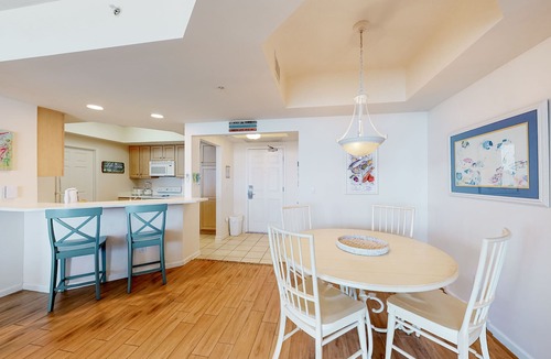 Destin Condo | Comfortable condo with Gulf-front balcony & on-site pool