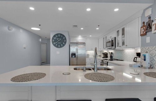 Destin Condo | Completely Renovated Gorgeous Beachfront Condo!