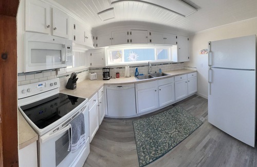 Poulsbo Cottage | Cozy Beach Retreat-Hood Canal & Olympic Mountain Views