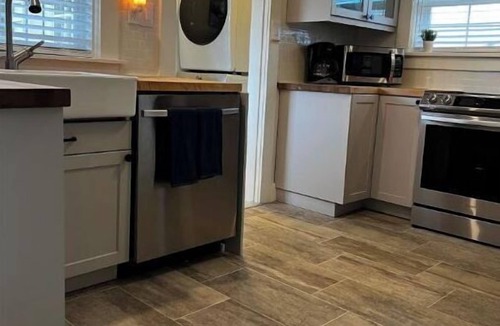 Bremerton House | Cozy Craftsman on Charming Street - 5 min walk to base