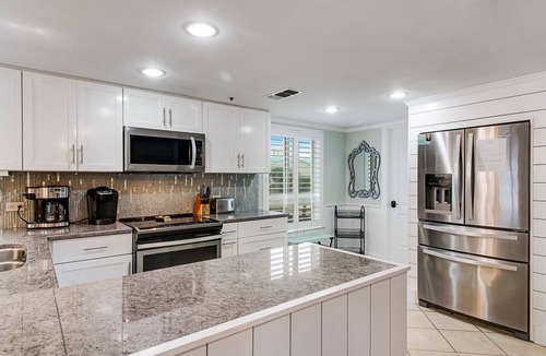 Destin Condo | Destin Towers 33 | Beachfront | Pool & Tennis Courts | FREE Excursions ☀️