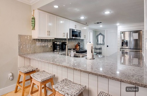 Destin Condo | Destin Towers 33 | Beachfront | Pool & Tennis Courts | FREE Excursions ☀️