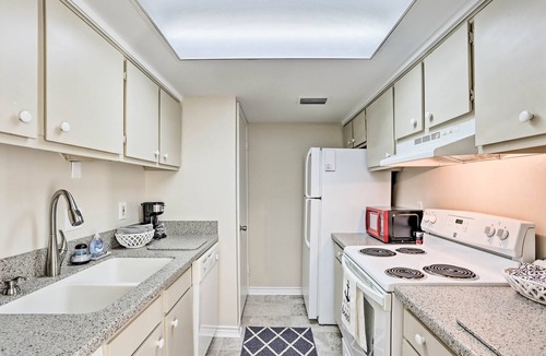 Destin House | Destin Townhome with Beach Access & 2 Pools!