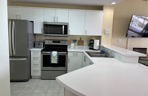Destin Condo | DIRECT Beach Front DESTIN-2 BR/2 BA with KING Bed! Amazing Central Location!