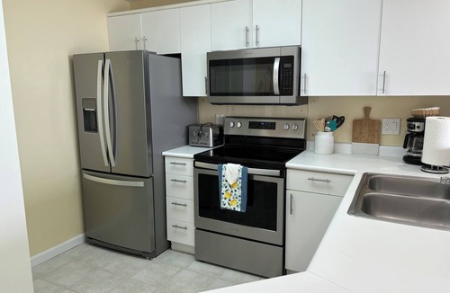 Destin Condo | DIRECT Beach Front DESTIN-2 BR/2 BA with KING Bed! Amazing Central Location!