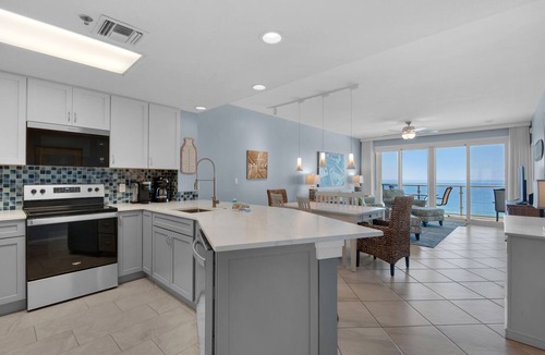Destin Condo | Elegant 2BR Gulf front condo sleeps 4 balcony, chefs' kitchen and view.