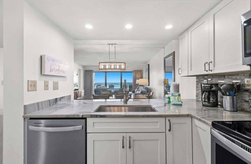 Destin Condo | Emerald Towers 0502