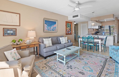 Destin Condo | Enjoy beachfront living during your stay at this 2-bedroom, 2-bathroom rental