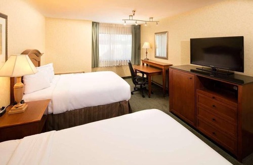 Wenatchee Hotel | Enjoyable Stay! 4 Pet-friendly Units with Free Parking, Outdoor Pool!