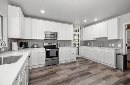Spokane Apartment | Entire Main level of Beautiful Historic Home!