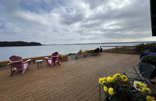 Ferndale House | Family-Friendly Beach Home! Sunrise @ Sandy Point