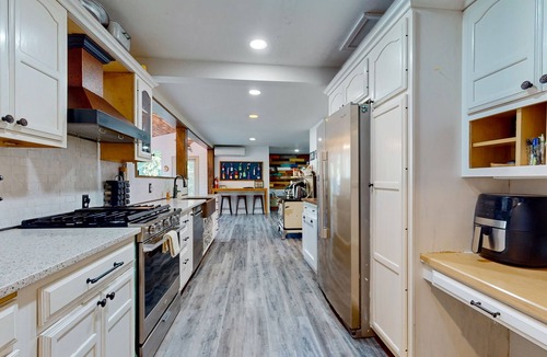Sedro-Woolley House | Family-friendly lakefront escape with outdoor patio dining and private dock
