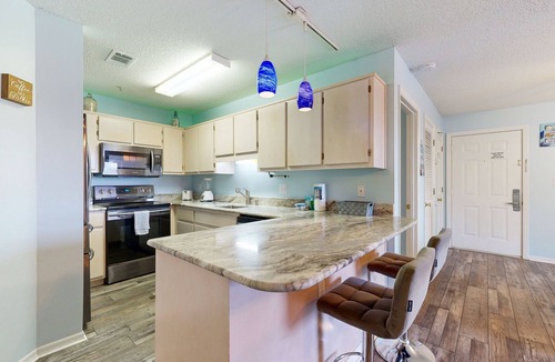 Destin Condo | Friendly Condo with Shared Outdoor Pool, High-Speed WiFi, & Central AC