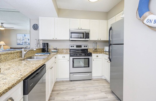 Destin Condo | 🌅 Gulf Front~Balcony~Amazing Views~Pelican 308