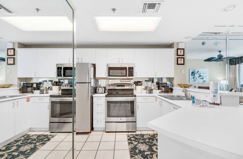 Destin Condo | Gulf Front Unit~Pool+Hot Tub~2BR Sterling Sands 208