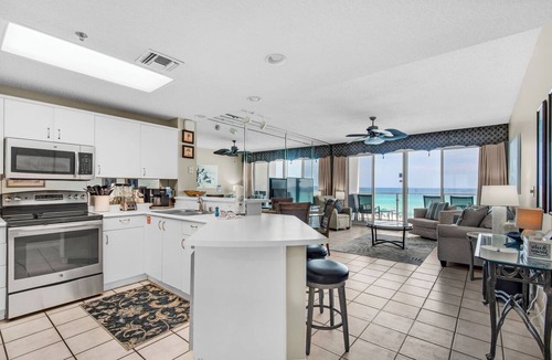Destin Condo | Gulf Front Unit~Pool+Hot Tub~2BR Sterling Sands 208
