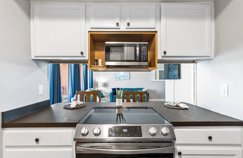 Destin Condo | GULF TERRACE ESCAPE | THREE POOLS | LAKE| TENNIS/PICKLEBALL COURTS