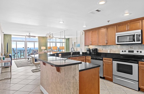 Destin Condo | Gulf Views, ON the beach, Chairs and Umbrella Included