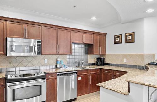 Destin Condo | Harbor Breeze @ Emerald Grande | Views | Perfect Location | Summer Specials | FREE Fun Pass