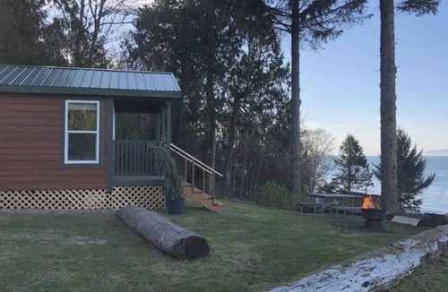 Port Angeles Cabin | Hillcrest Olympic Beach Cabin on the Strait of Juan De Fuca