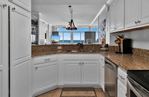 Destin Condo | Jade East 1630-beautiful beach front unit