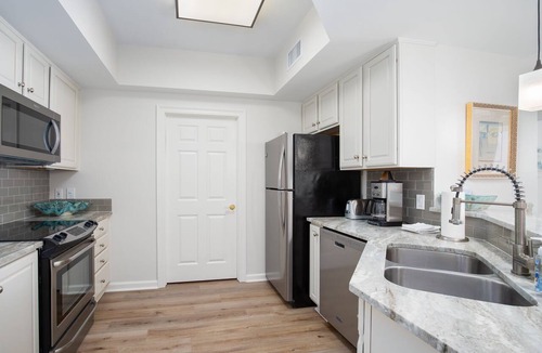 Destin Condo | JULY DATE JUST OPENED, WILL NOT LAST LONG! BEACH FOOD AND DRINKS NOW OPEN!