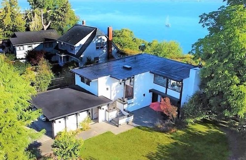 Port Angeles House | Kirks Panoramic Water Views, Steps from Downtown
