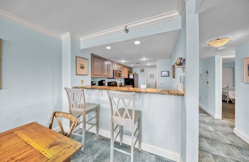 Destin Condo | Middle Unit ❤️❤️ Watch 🐬 From the Balcony😎 Remodeled Beachfront Located ⚓️⚓️