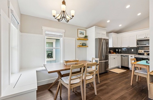 Pacific Beach House | *NEW* Harmony Haven: Hot Tub, Dog Friendly