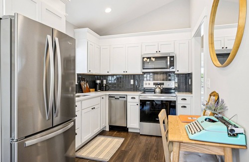 Pacific Beach House | *NEW* Harmony Haven: Hot Tub, Dog Friendly