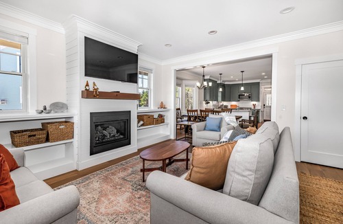 Pacific Beach House | *NEW* Hygge on Hilltop: Hot tub!