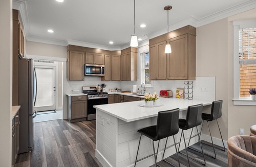 Pacific Beach House | *New* Seabrook's Salt and Vine Cottage, a dog-friendly rambler