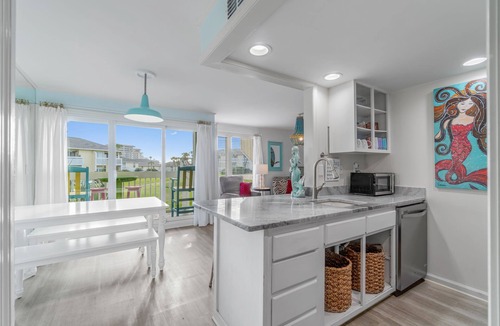 Holiday Isle Condo | Newly Renovated Condo - Private Beach