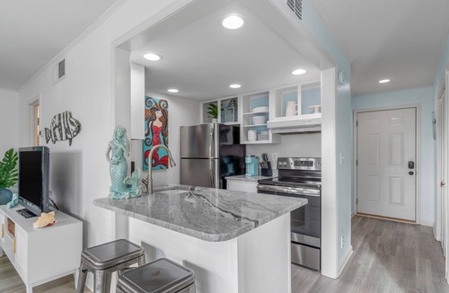 Holiday Isle Condo | Newly Renovated Condo - Private Beach