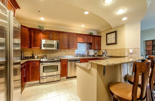 Holiday Isle Condo | Oceanfront Condo at Emerald Grande-3BR condo w/view of the Destin Harbor & Gulf