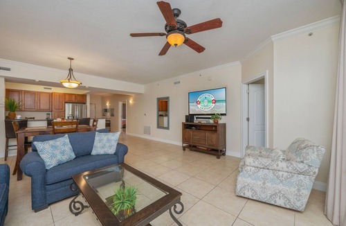 Fort Walton Beach Condo | Osprey L04 | Spacious Lanai Condo w/Private Hot Tub & Resort Views