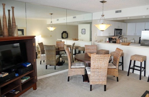 Destin Condo | Pelican Beach 1508 (1-Bedroom Home) with Pool