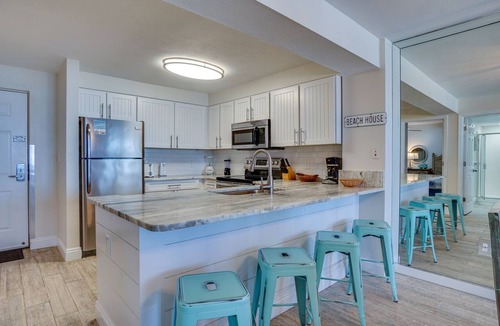 Destin Condo | Pelican Beach 812 - Direct Beachfront - Beach, Pools, Hot Tub, Free Activities