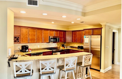 Destin Condo | Perrydise @ Emerald Grande - 3BR 11th floor Harbor & Gulf Views w/beach service!
