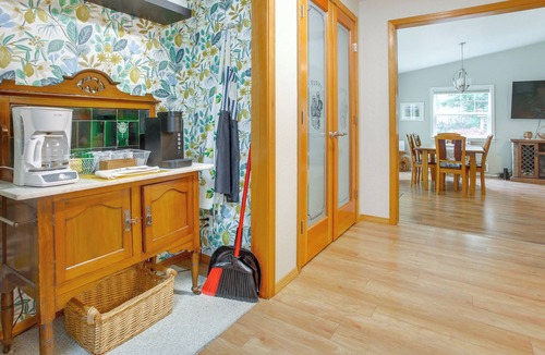 Port Angeles House | Port Angeles Abode w/Yard & Guest House!
