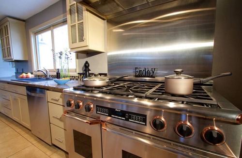 Walla Walla House | Private Pool Retreat | Ages 12+ Only | Pet Friendly | Near Downtown