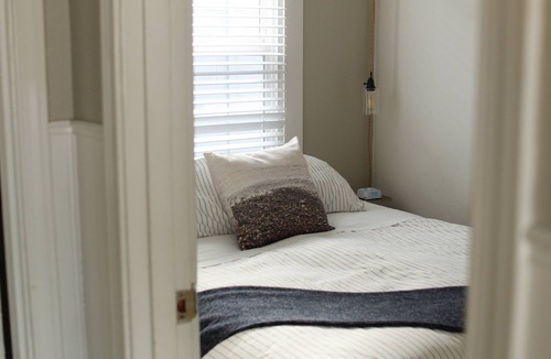 Long Beach Hotel | Relax & Recharge! 2 Comfortable Units, Full Kitchen, Free Parking, Pets Allowed
