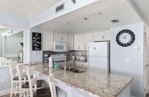Destin Condo | Relaxing 1BR Gulf-front condo with balcony and coastal views