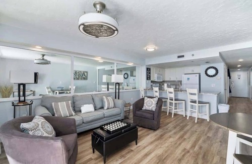 Destin Condo | Relaxing 1BR Gulf-front condo with balcony and coastal views