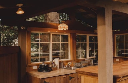 Port Angeles Apartment | Romantic PentHaus Suite - Hot Tub & Sauna