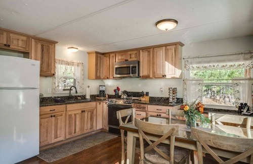 Leavenworth House | Secluded Spectacular Setting Minutes from Downtown