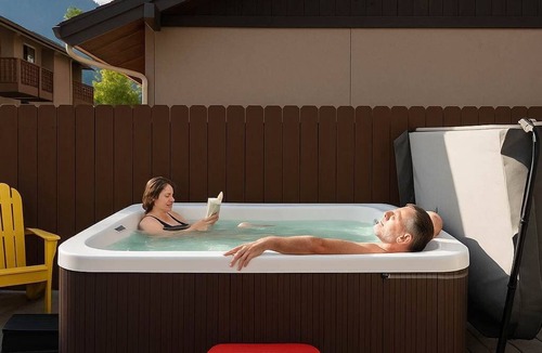 Leavenworth House | Snowcreek-Townhouse-DownTown-HotTub-8 People